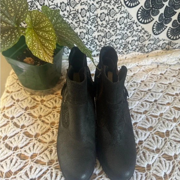 UGG Black Wedge Boots - Picture 6 of 8